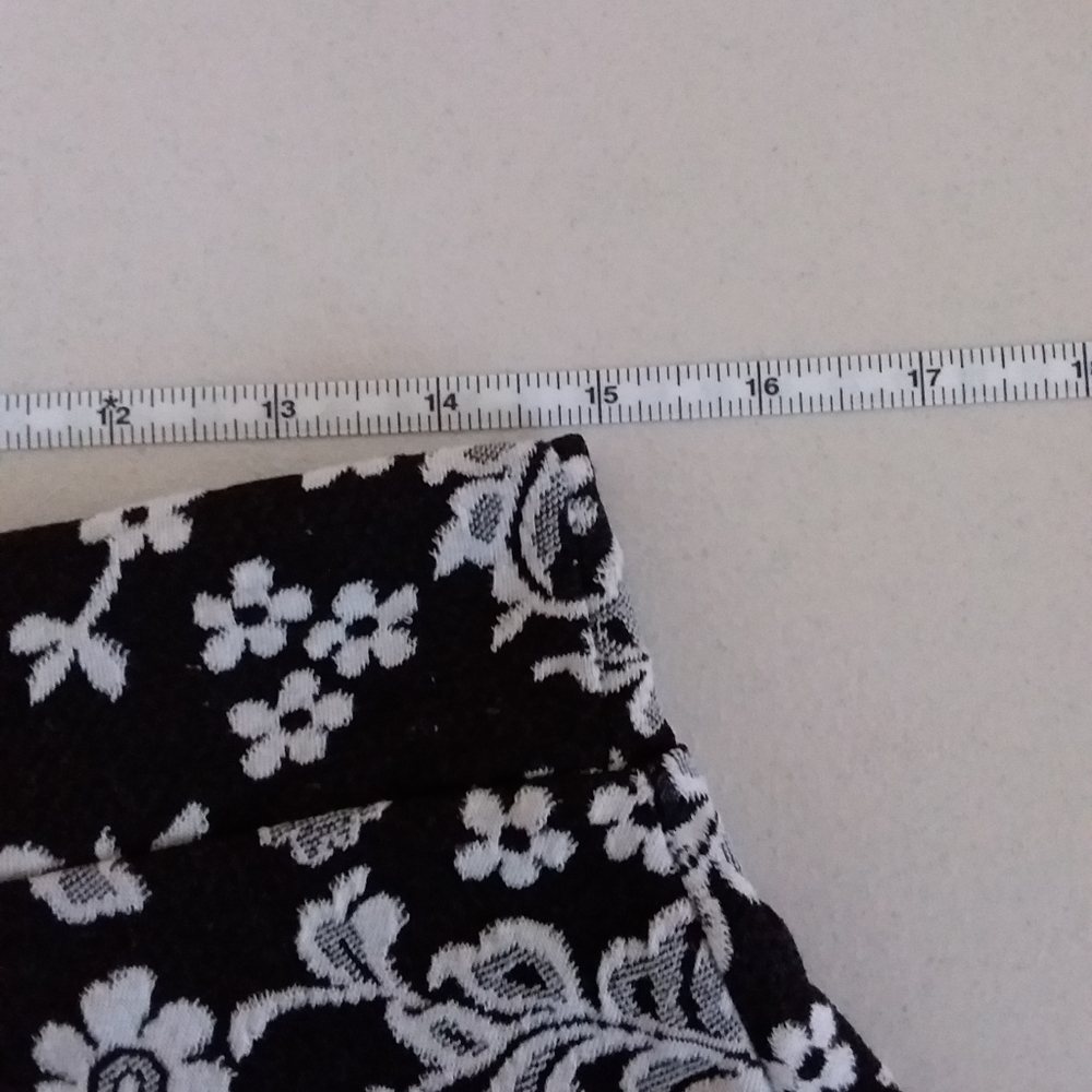 ☆☆SOLD☆☆ Charlotte Russe Floral Mini Flare Skirt - Picture 3 of 5